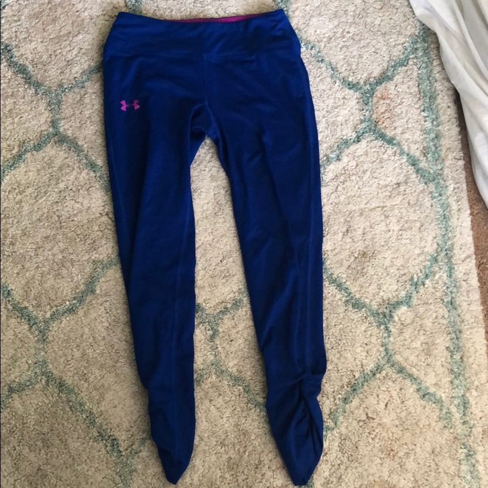 under armour capri sinched at the bottom leggings!